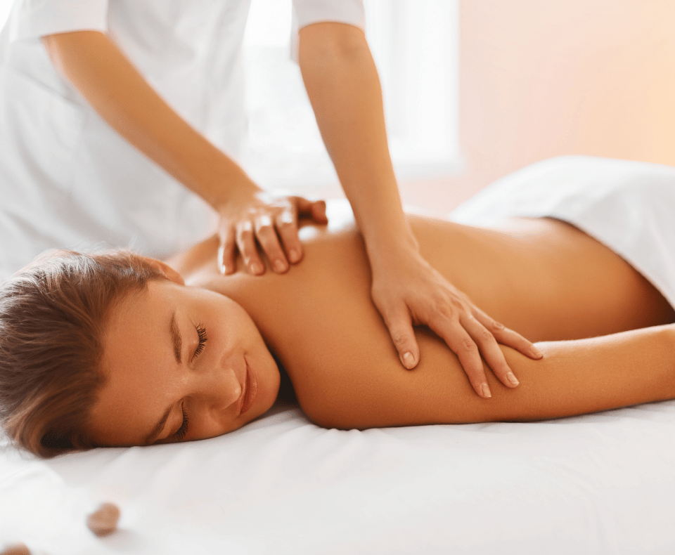 Виды массажа: как выбрать лучший формат для себя - Bomba Bomba - Объясняем различия между видами массажа, показания, противопоказания, курс и ожидаемые эффекты. Поможем выбрать оптимальный формат.